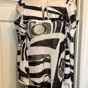 Violet Ruby Black & White Cold Shoulder Top. Size XL. BNWT